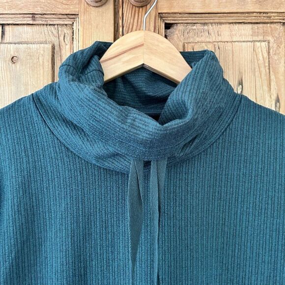 Senita Athletics XS Cowl Neck Sweater Long Sleeve Striped Blue Green Cropped Poc - Picture 2 of 9